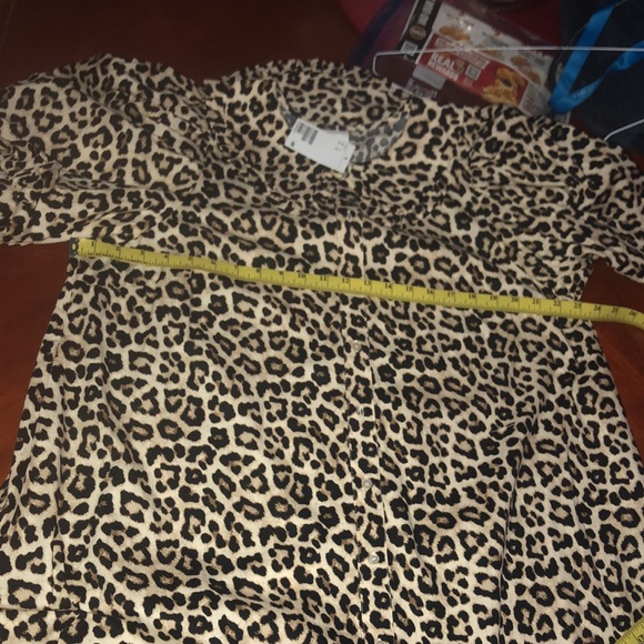 NWT H&M animal print dress w puffed sleeve and collared sz large - Picture 9 of 10
